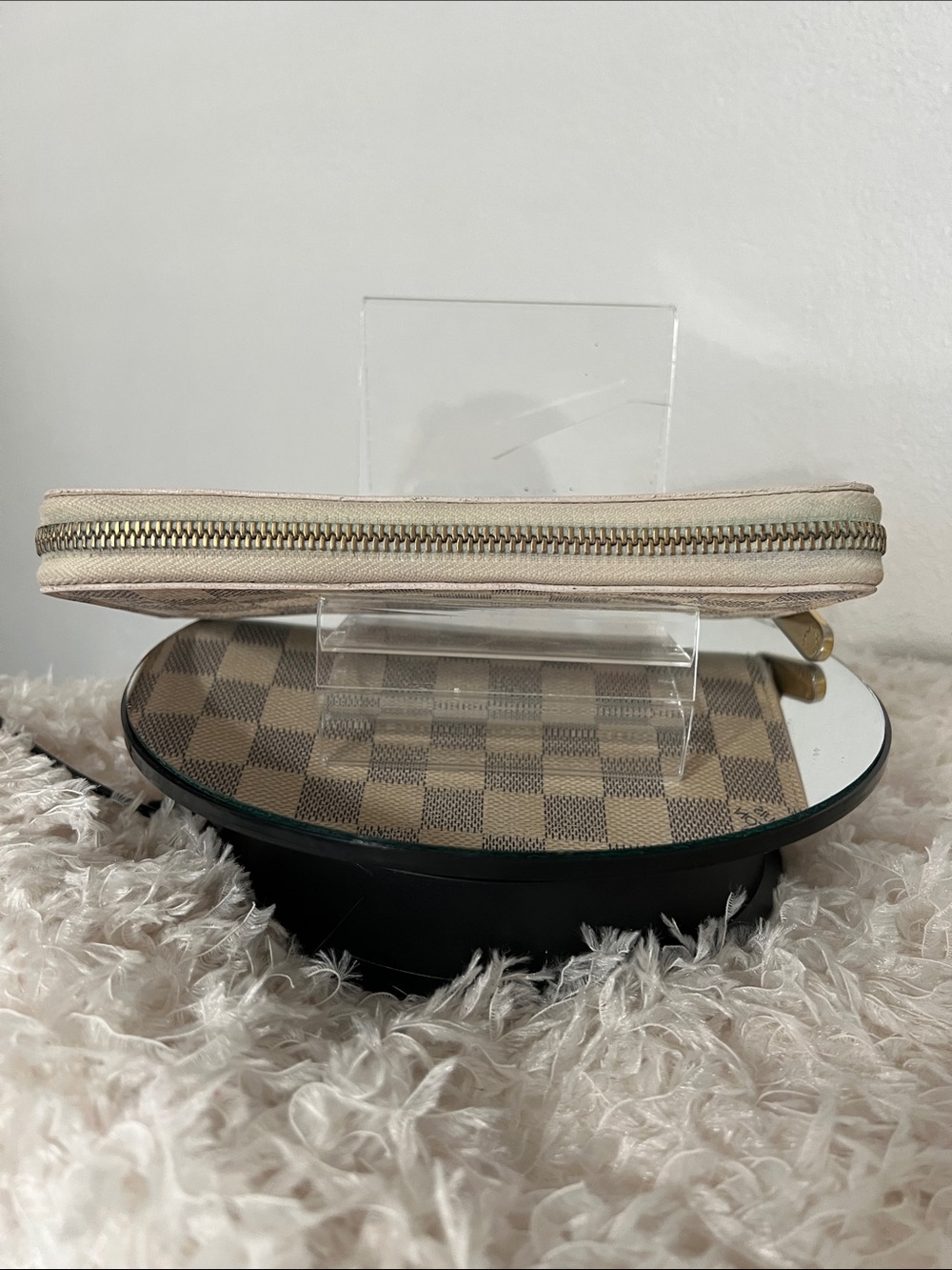 Louis Vuitton Damier Azur Check Zip-Around Wallet in Cream and Blue-Gray - Picture 5 of 15